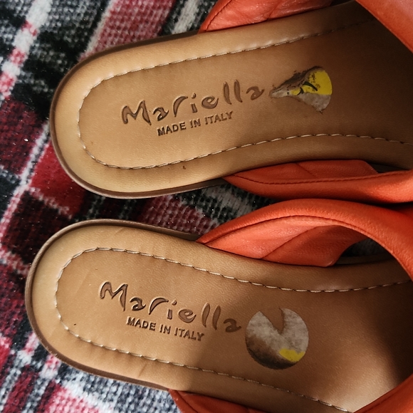 Women slider - Picture 2 of 2